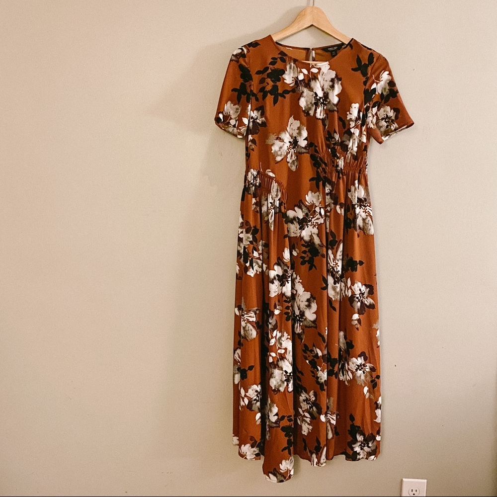 Simply Vera Floral Midi Short Sleeve Dress